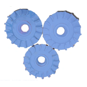 Адамдар моншада жалаңаш бумен буланады